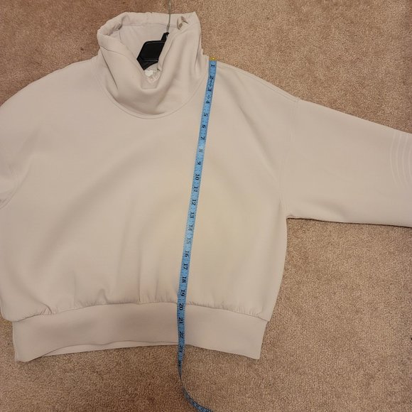 Lululemon Pullover - Picture 5 of 8